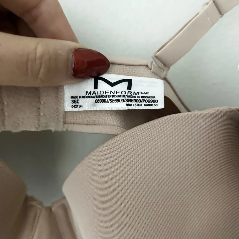 ⭐️ NEW Maidenform 36C Light Nude Smooth Finish Convertible Bra